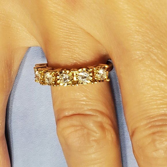 Brand new 14K beautiful wedding band - Picture 6 of 10